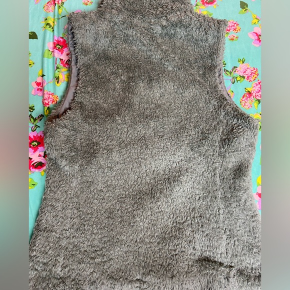 Patagonia Green Los Gatos Vest - Picture 4 of 6